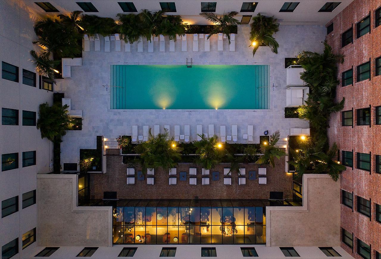 טאמפה Hotel Haya מראה חיצוני תמונה